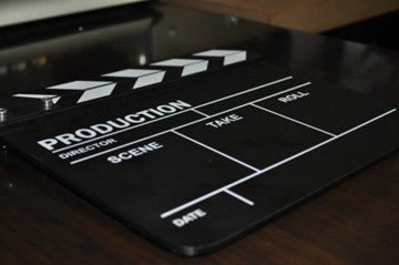 【企業(yè)宣傳】微電影+政務(wù)宣傳，如何才不會(huì)淪為自?shī)首詷罚? ></p>
                <dl class=